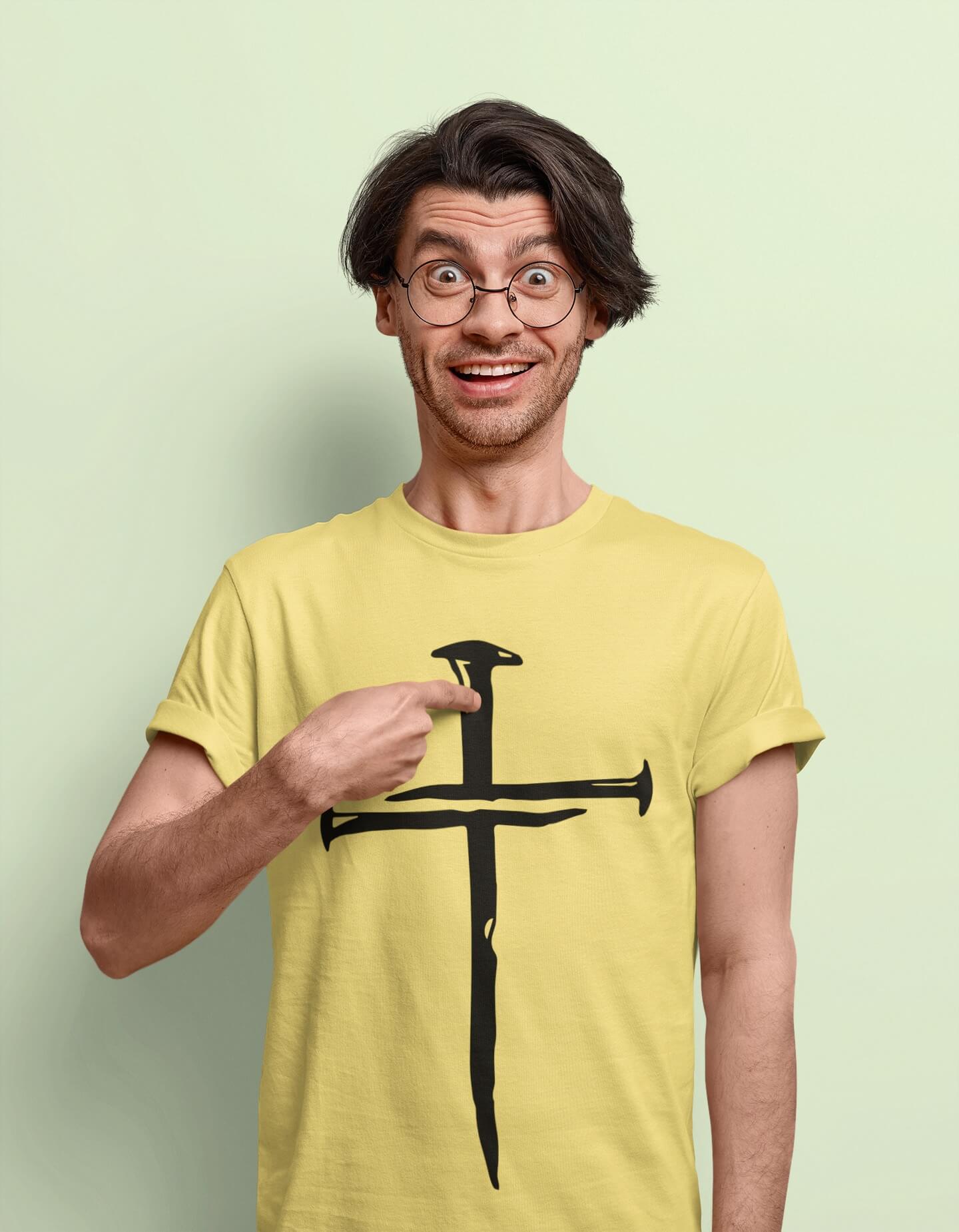 Christliches Herren T-Shirt mit einem Nagel Kreuz von Jesus Shirts